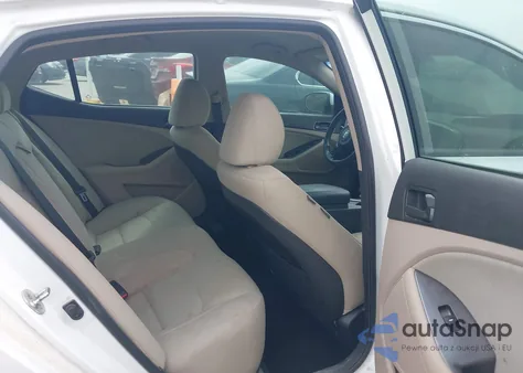 2015 Kia Optima Lx z USA, uszkodzony, nr VIN 5XXGM4A79FG354452